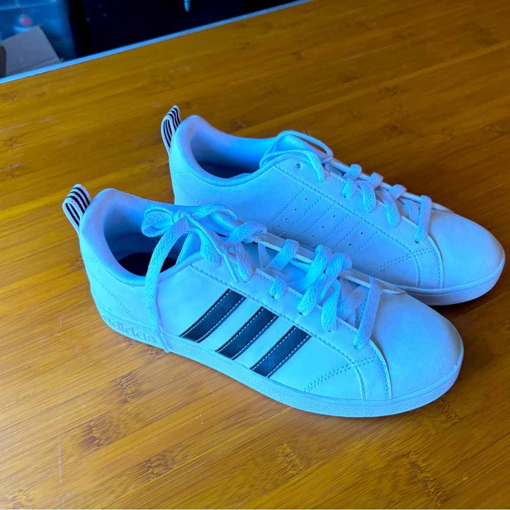 Adidas Grand Court 2.0 men’s shoes in size 7 black & white NWOT, never worn